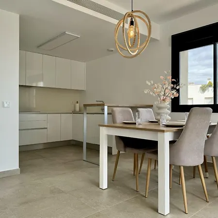 Iconic By United Renters Apartment *