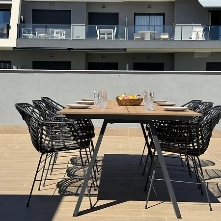 Iconic By United Renters Apartment