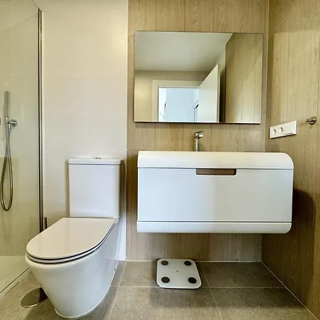 Iconic By United Renters