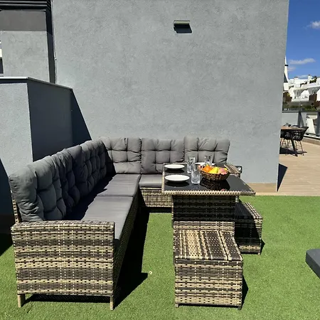 Iconic By United Renters Apartment