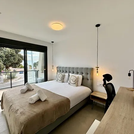 Iconic By United Renters